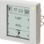 UP 227 - Unidad de control de ambiente KNX UP 227, con pantalla de matriz de puntos LCD de 96 x 128 píxeles.