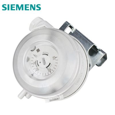 QBM81-5 – Presostato de presión diferencial IP54, con accesorios, para la detección de flujo en conductos de aire o alarma de filtro colmatado, rango de medida 50 .. 500 Pa.