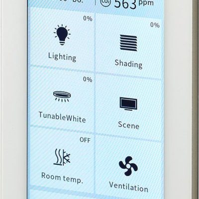 UP 205/12 – Pantalla táctil capacitiva en color de 5″ y de  480 x 854 píxeles.
